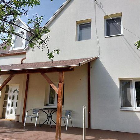 Bridgehaus Apartment Balatonfüred Екстериор снимка