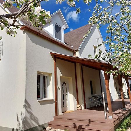 Bridgehaus Apartment Balatonfüred Екстериор снимка