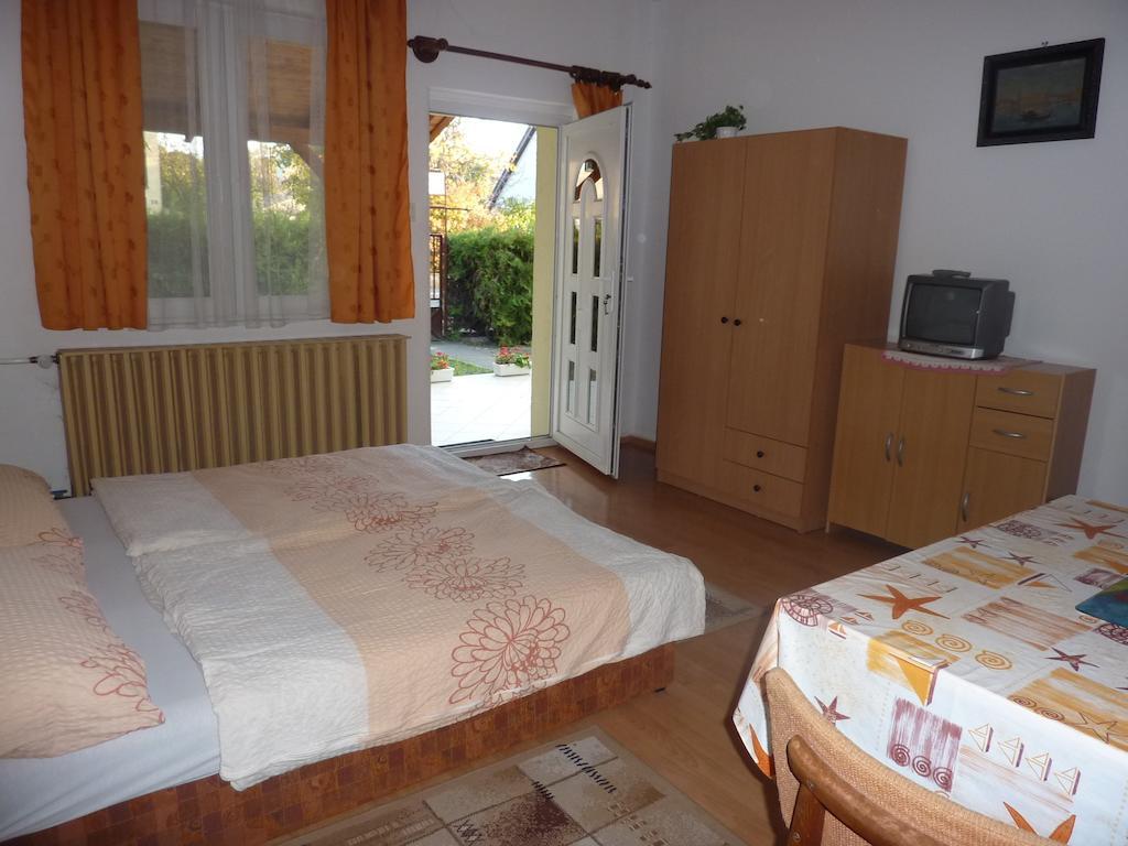 Bridgehaus Apartment Balatonfüred Стая снимка