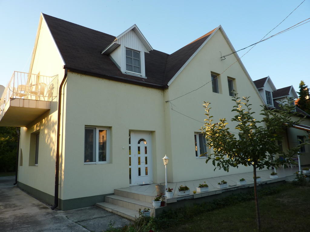Bridgehaus Apartment Balatonfüred Екстериор снимка